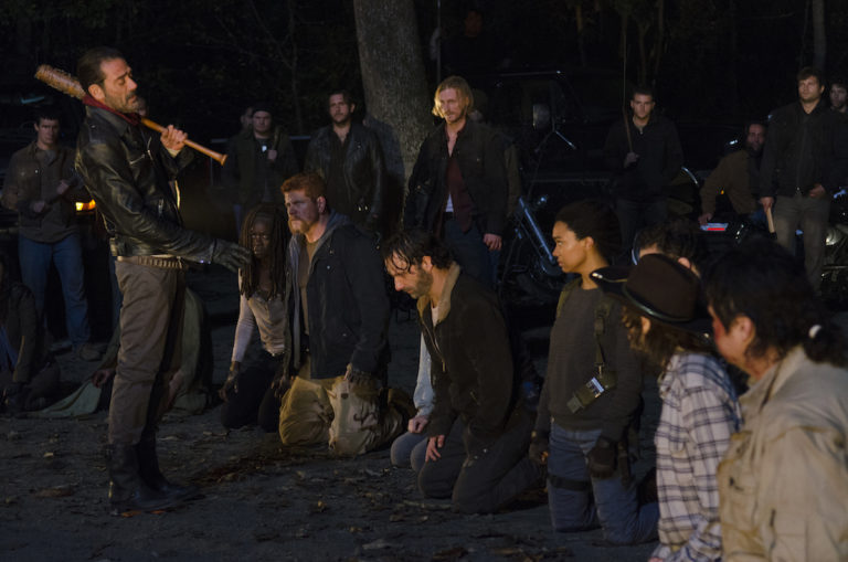Negan-Prepares-to-Kill-Someone-in-The-Walking-Dead-Season-6-Finale