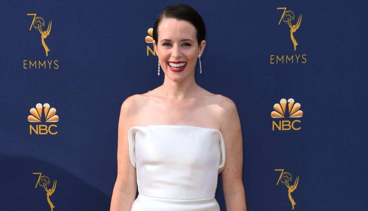 Claire Foy en la alfombra roja de los Emmys // El Comercio