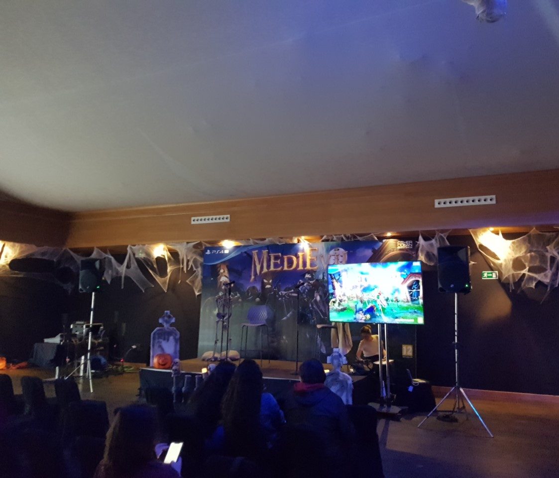 Así lucía el escenario y la sala que había preparado PlayStation para nosotros.