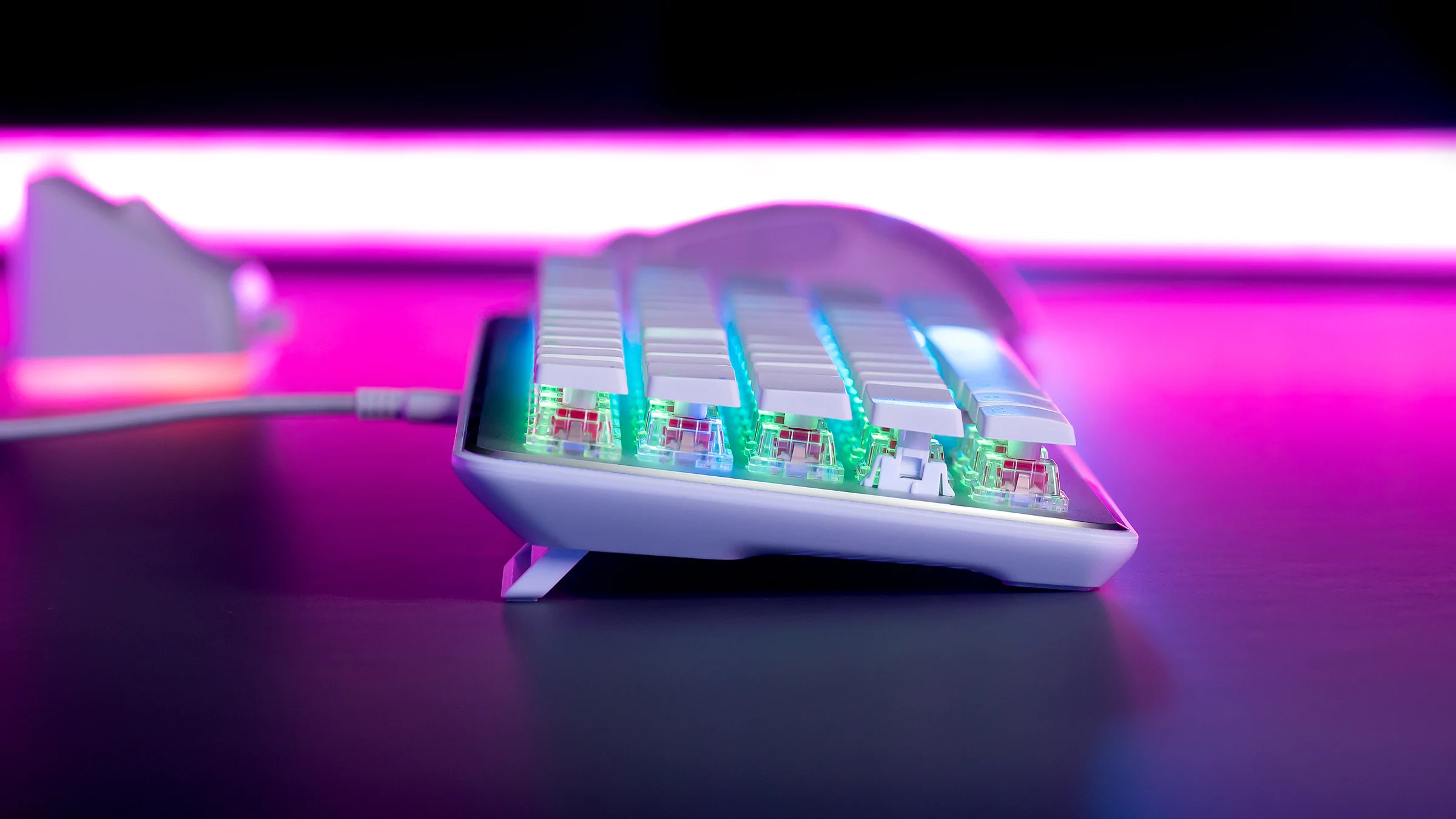 ROCCAT presenta el teclado gaming Vulcan II Mini