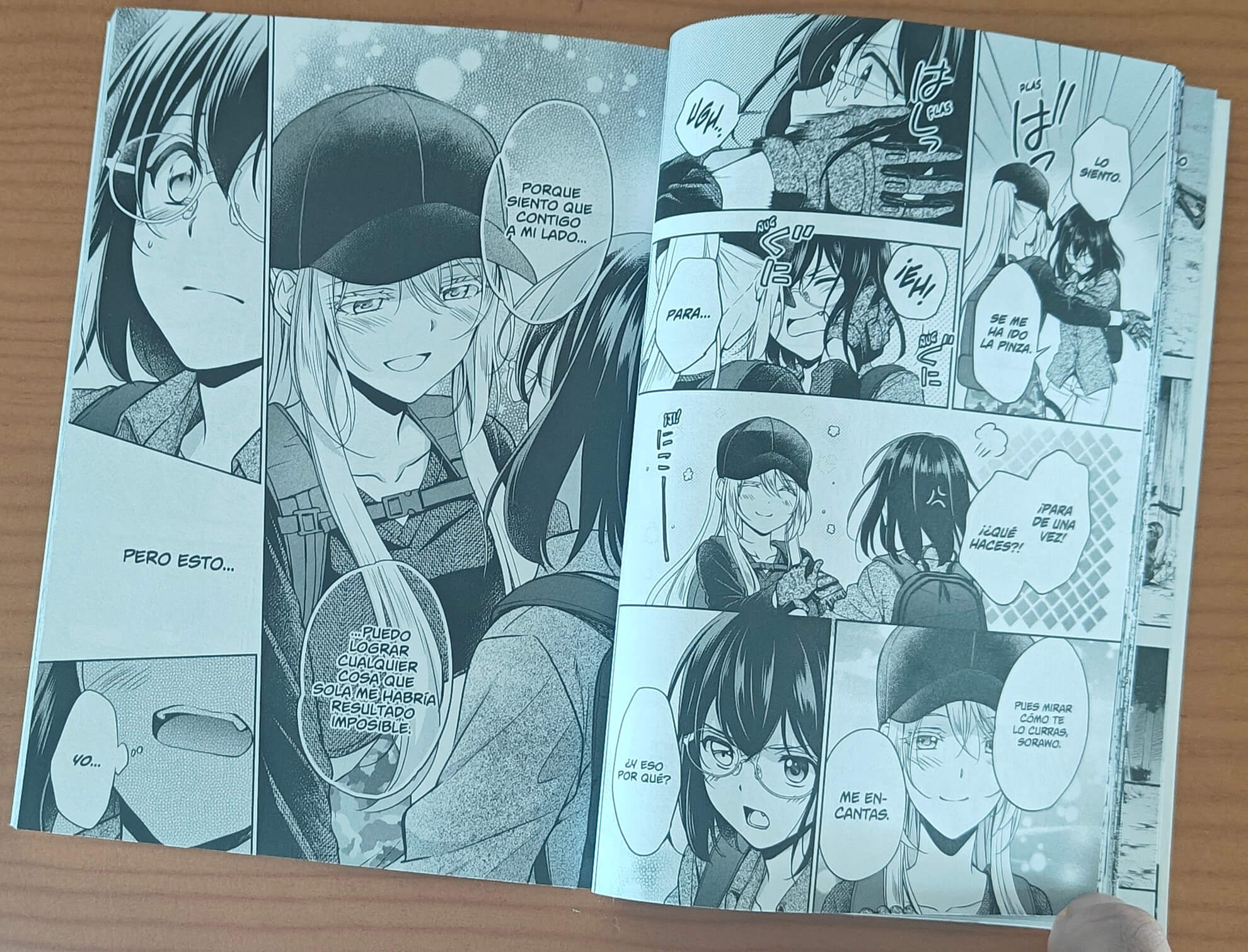 Reseña del manga Otherside Picnic n.º 6 | Poco a poco, este tipo de escenitas empiezan a ser más comunes.