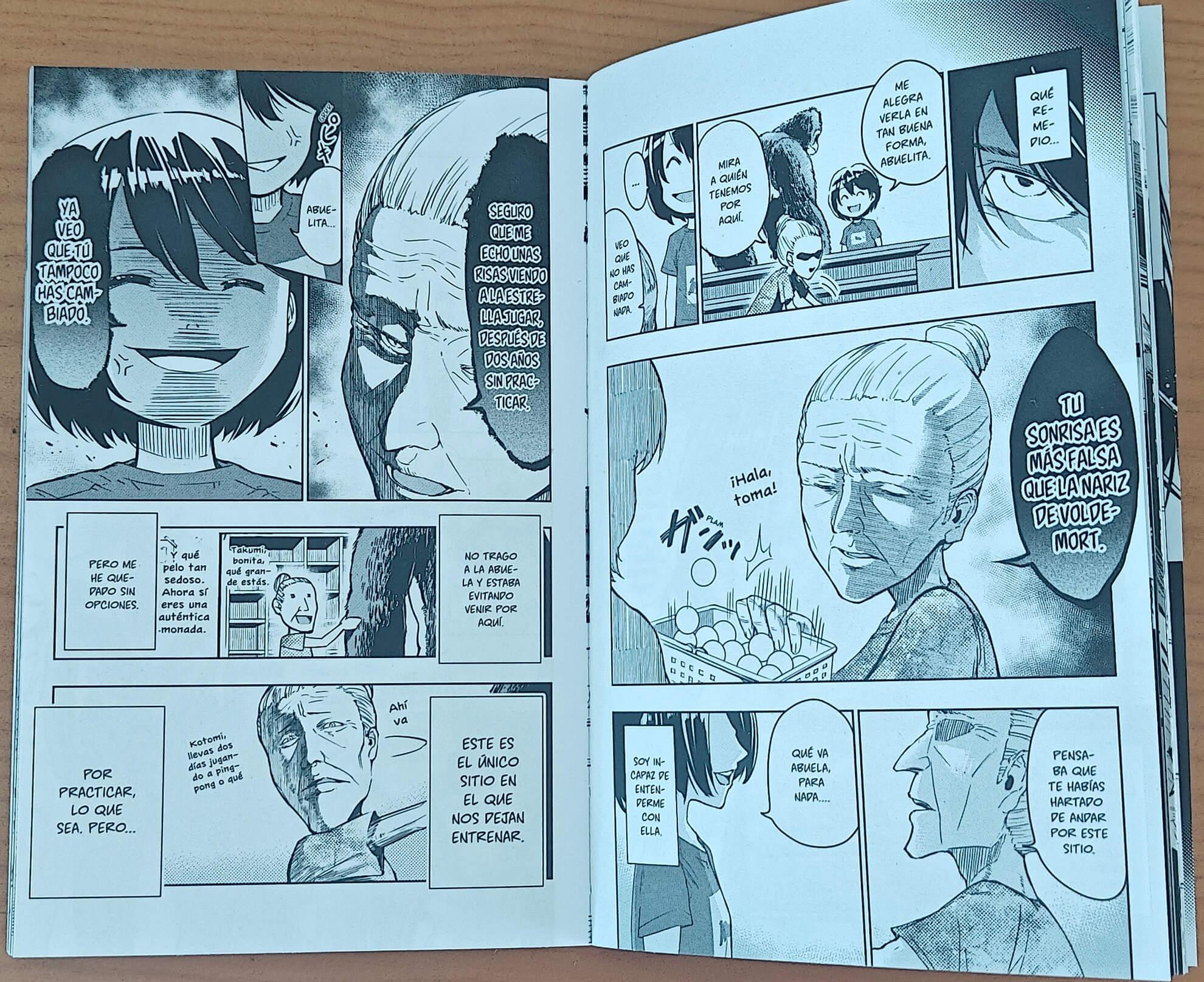 Reseña de Ping Kong n.º 1 | "Tu sonrisa es más falsa que la nariz de Voldemort" es solo una de las muchas ocurrencias de la localización.