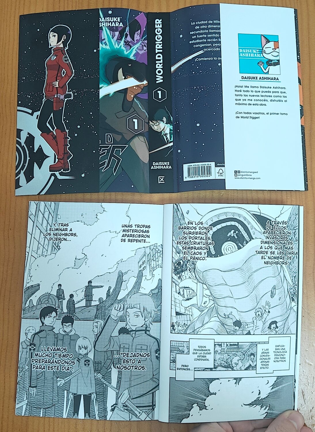 Reseña de World Trigger n.º 1 |  La portada es reversible